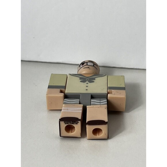 Roblox Celebrity Series 7 - Sakura High Scarlet with Sakura High Backpack Code - Picture 5 of 6